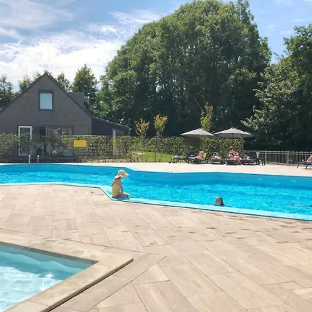 501b Op Recreatiepark De Wielen Alpesi faház *