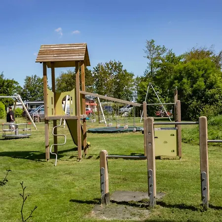 Alpesi faház 501b Op Recreatiepark De Wielen
